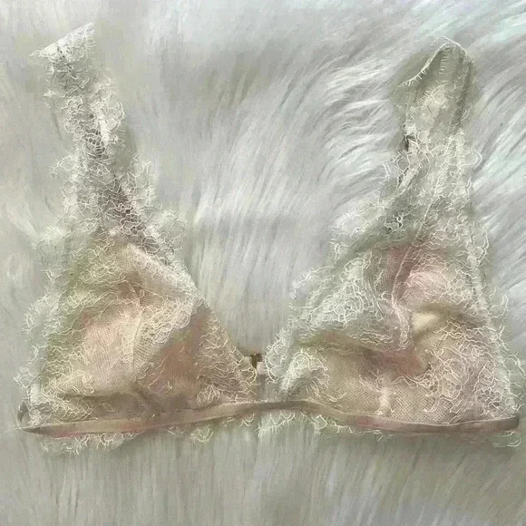 Victoria's Secret Delicate Eyelash Lace Bralette Medium - Picture 2 of 7